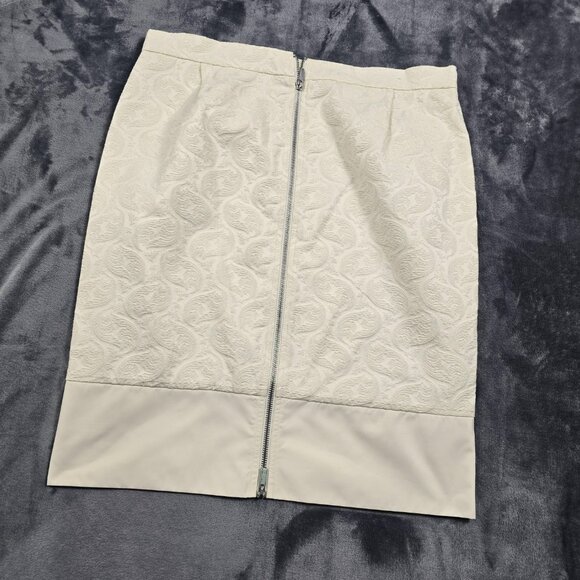 BCBGMAXAZRIA Skirt Suit Set Womens 12 White Paisley Textured Jacket Short Sleeve - Picture 15 of 16